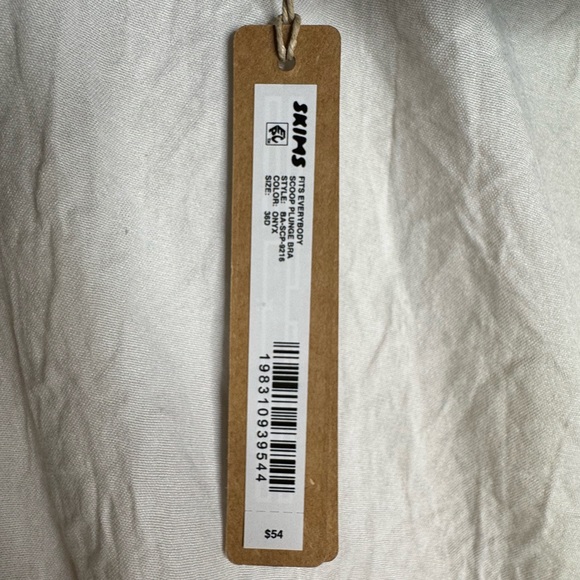 SKIMS Fits Everybody Scoop Plunge Bra Black 38D NWT - Picture 3 of 4